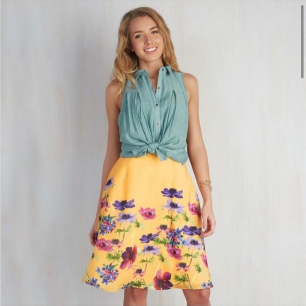 ModCloth Yellow Wildflower Floral Skirt Size Large